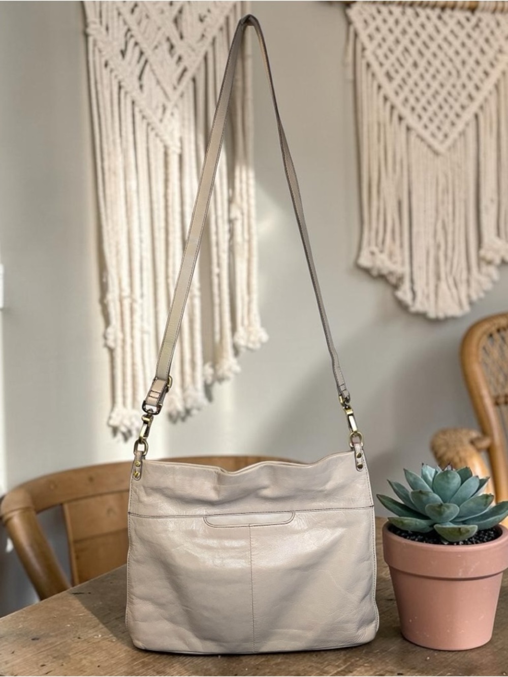 ✨ Hobo International Leather Shoulder Bag Beige Slouchy Crossbody Boho Purse - Picture 2 of 10